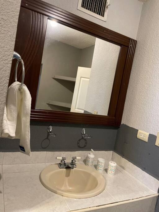 Casa Granada Cercana A Consulado Y Aeropuerto. Ciudad Juárez Zewnętrze zdjęcie